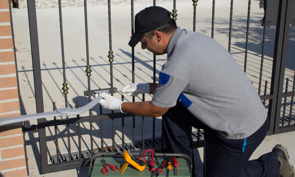 We fit new electric gates, and service or fix existing electric gates